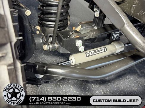 Used 2025 Jeep Wrangler Unlimited Rubicon AWD/4WD image 39