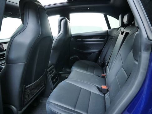 Used 2025 Porsche Macan 4 Electric image 13