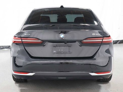Used 2024 BMW 530i xDrive w/ Premium Package AWD/4WD image 7