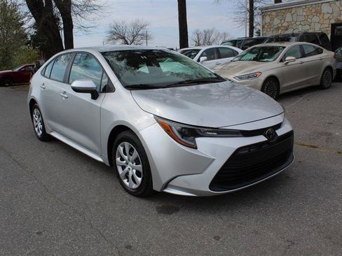 Used 2024 Toyota Corolla LE image 9