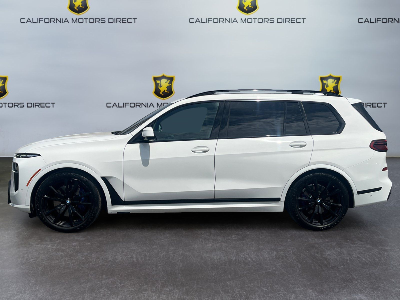 Used 2024 BMW X7 xDrive40i w/ M Sport Package AWD/4WD image 2
