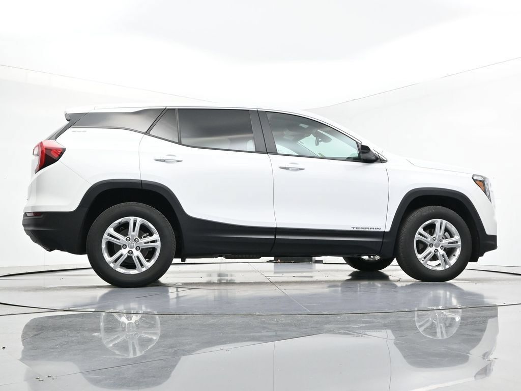 Used 2024 GMC Terrain SLE AWD/4WD image 26