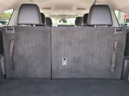 Used 2021 Toyota Highlander XLE FWD image 6