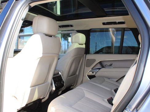 Used 2023 Land Rover Range Rover SE image 34
