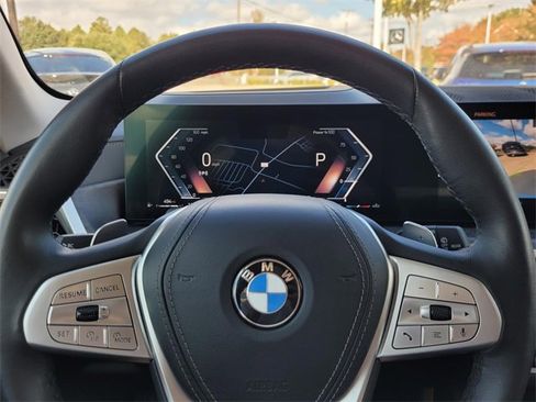 Used 2024 BMW X7 xDrive40i w/ Premium Package image 17