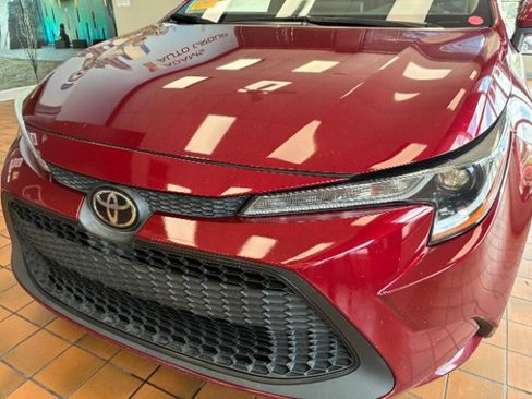 Used 2022 Toyota Corolla LE FWD image 9
