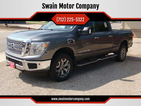 Used 2018 Nissan Titan SV w/ SV Convenience Package image 1