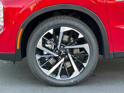 New 2025 Mitsubishi Outlander SE image 26