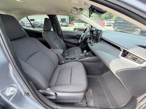 Used 2025 Toyota Corolla LE FWD image 21