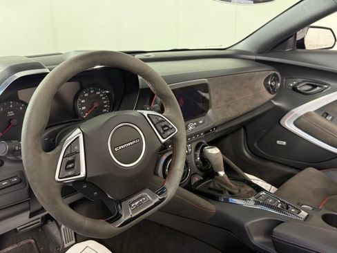Used 2017 Chevrolet Camaro ZL1 RWD image 19