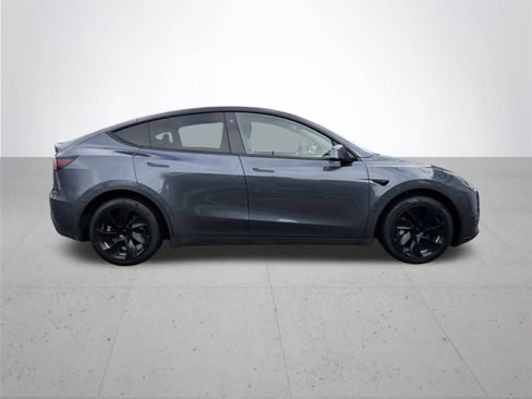 Used 2021 Tesla Model Y Long Range image 5