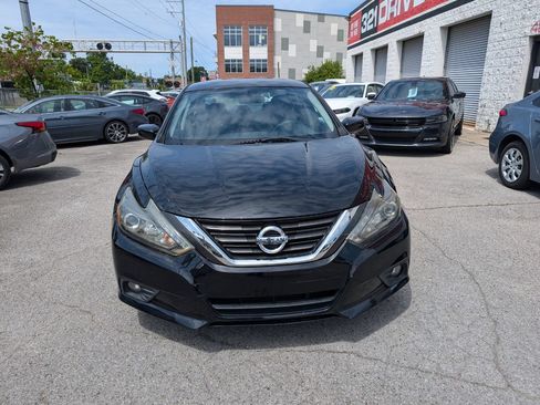 Used 2017 Nissan Altima 2.5 SR w/ LED Appearance Package FWD image 5