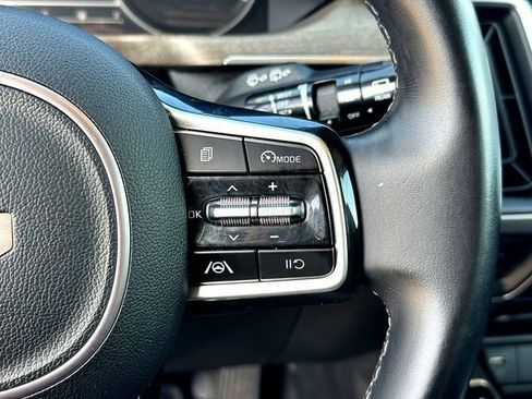 Used 2023 Kia Sorento S image 12