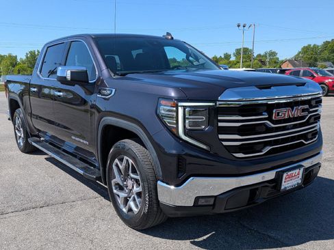 Used 2024 GMC Sierra 1500 SLT w/ SLT Premium Plus Package AWD/4WD image 4