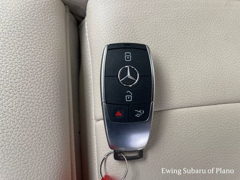 Used 2023 Mercedes-Benz GLB 250 w/ Premium Package image 38