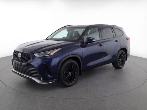 Used 2024 Toyota Highlander XSE image 3