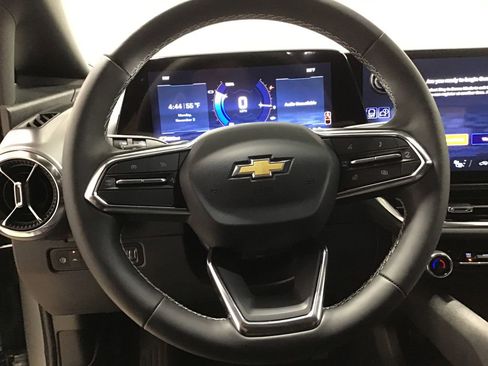 New 2026 Chevrolet Equinox EV LT image 22