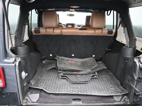 Used 2016 Jeep Wrangler Unlimited Sahara w/ Dual Top Group AWD/4WD image 6