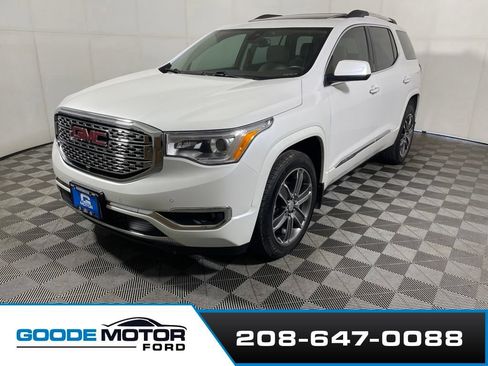 Used 2017 GMC Acadia Denali w/ Technology Package AWD/4WD image 4