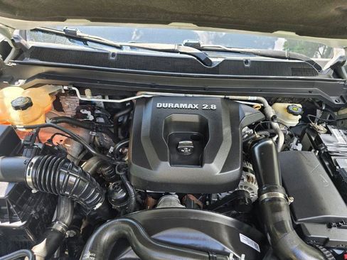 Used 2017 Chevrolet Colorado LT w/ LT Convenience Package image 11