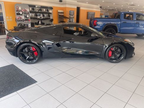New 2025 Chevrolet Corvette E-Ray image 2