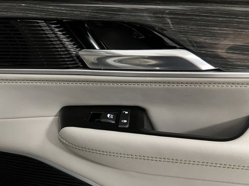 Used 2022 Jeep Wagoneer Series II image 57