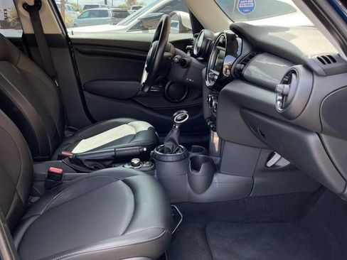 Used 2015 MINI Cooper 4-Door Hardtop image 38