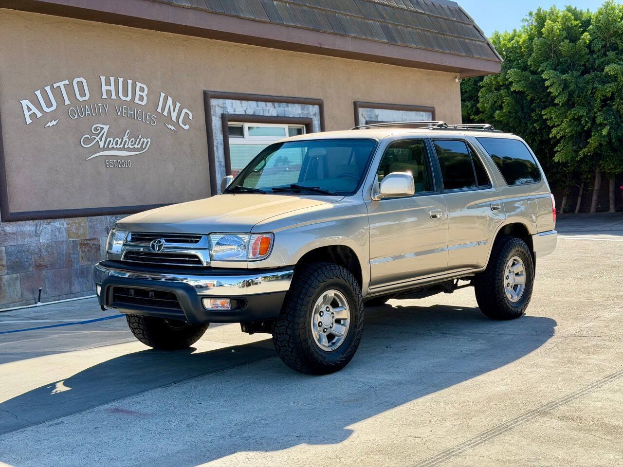 Used 2001 Toyota 4Runner SR5 RWD image 1