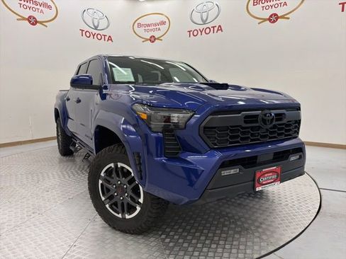 Used 2025 Toyota Tacoma TRD Sport AWD/4WD image 1