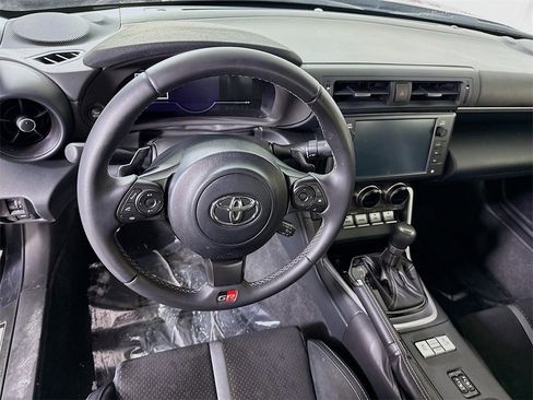 Certified 2023 Toyota GR86 Premium image 4