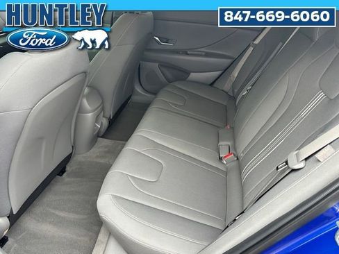 Used 2024 Hyundai Elantra SEL image 13