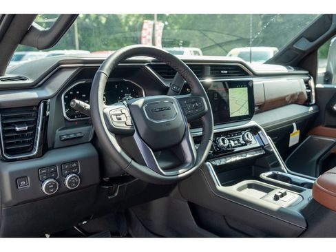 New 2026 GMC Sierra 2500 Denali Ultimate AWD/4WD image 11