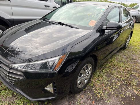 Used 2020 Hyundai Elantra SE image 11