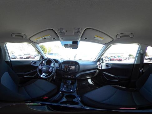 Used 2025 Kia Soul LX w/ LX Technology Package FWD image 42