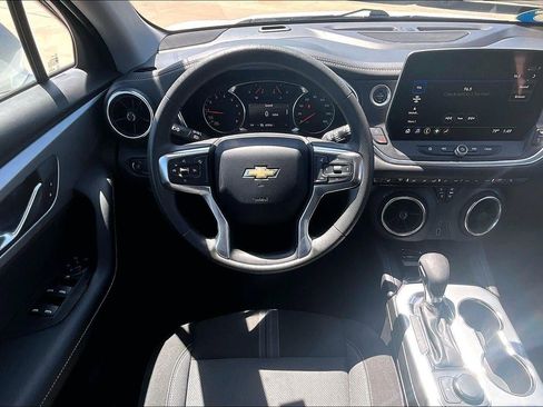 Used 2025 Chevrolet Blazer LT FWD image 8