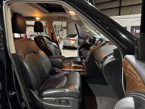 Used 2016 INFINITI QX80 Limited w/ Driver's Assistance Package image 25