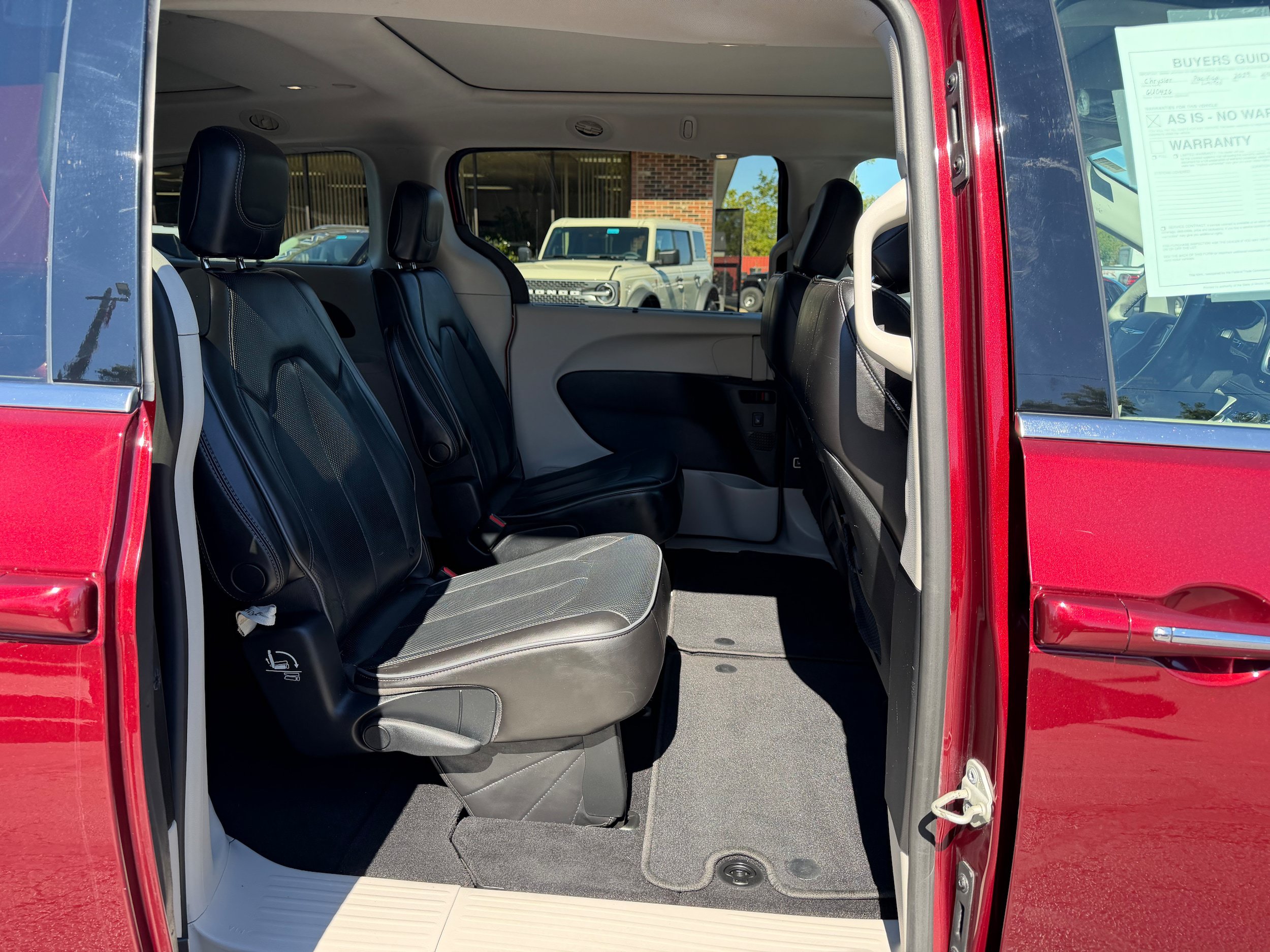 Used 2019 Chrysler Pacifica Limited FWD image 12