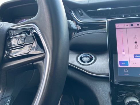 Used 2022 Jeep Grand Cherokee Overland image 11