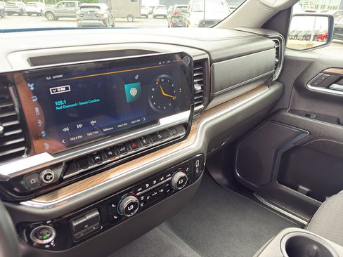 Certified 2023 Chevrolet Silverado 1500 LT AWD/4WD image 23