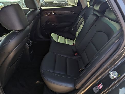 Used 2020 Kia Cadenza Technology image 8