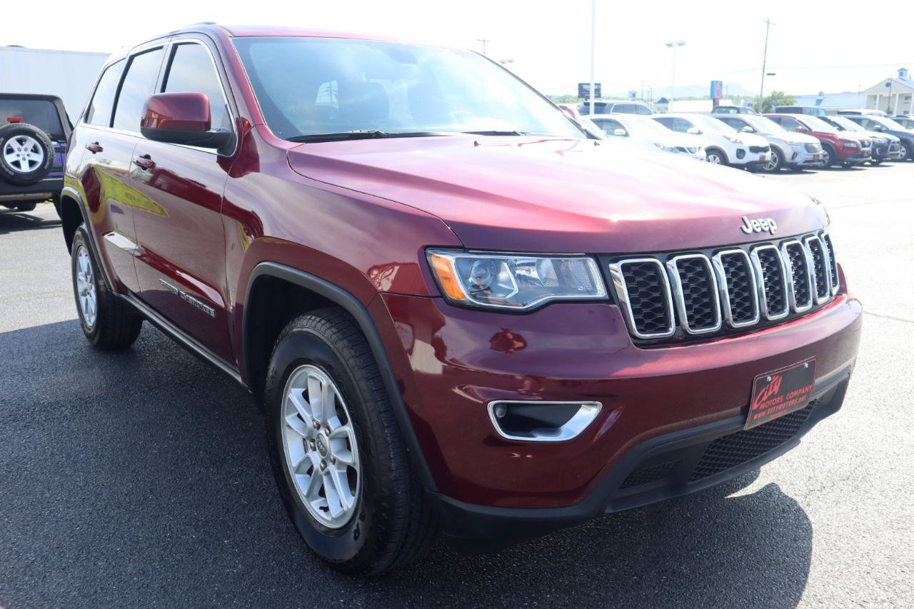 Used 2018 Jeep Grand Cherokee Laredo AWD/4WD image 31