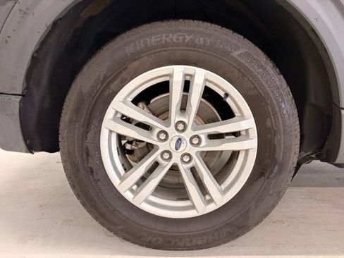 Used 2022 Ford Explorer XLT AWD/4WD image 7