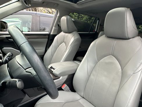 Used 2023 Toyota Highlander Limited image 21