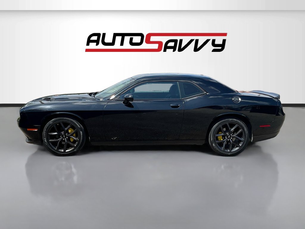Used 2019 Dodge Challenger SXT w/ Blacktop Package RWD image 4