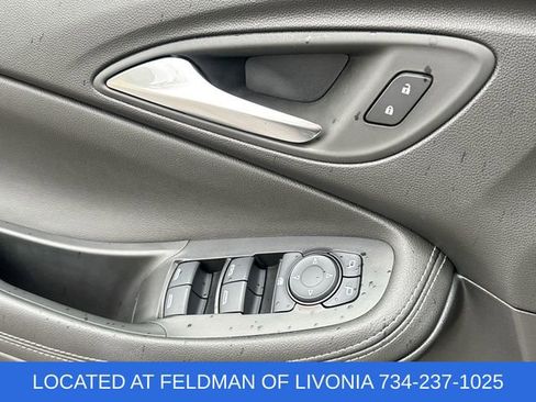 Certified 2025 Buick Encore GX Preferred FWD image 21