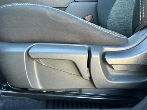 Used 2022 Nissan Rogue S FWD image 27