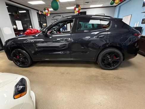 Used 2022 Maserati Levante GT AWD/4WD image 10