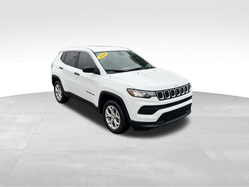 Used 2024 Jeep Compass Sport AWD/4WD image 9