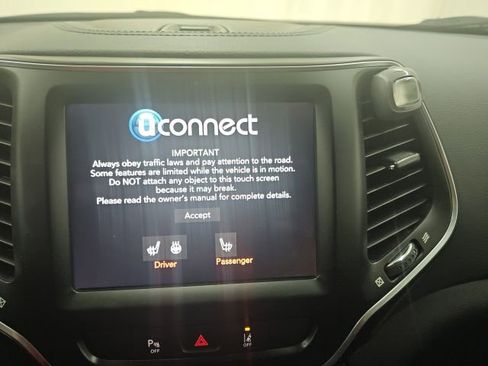Used 2021 Jeep Cherokee Latitude Lux w/ Comfort/Convenience Group AWD/4WD image 6