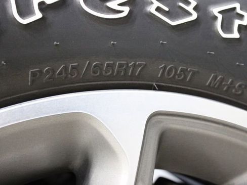 Used 2022 Jeep Cherokee Trailhawk image 42